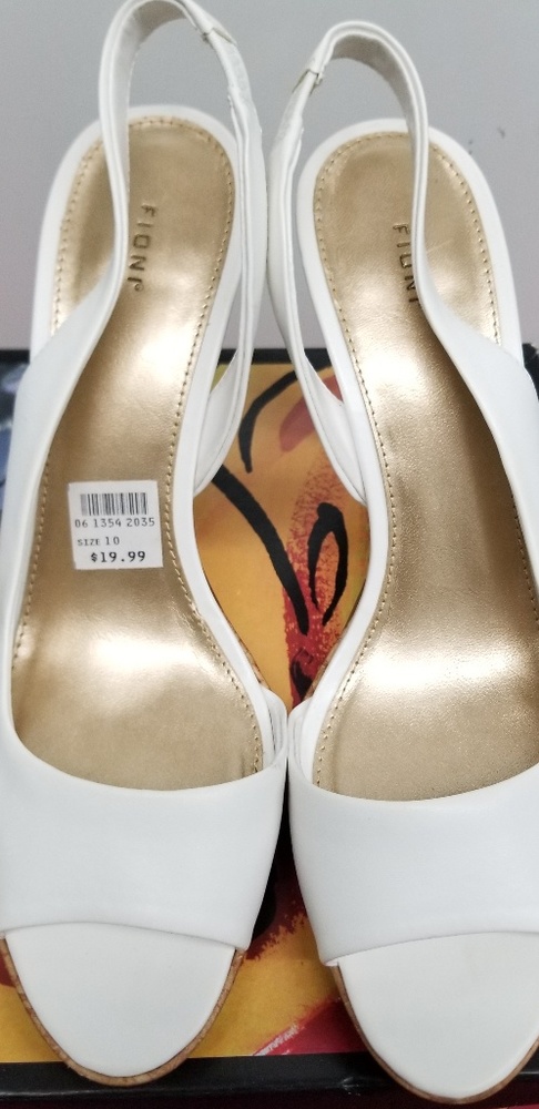 White Sandals- New In Box-Sz 10